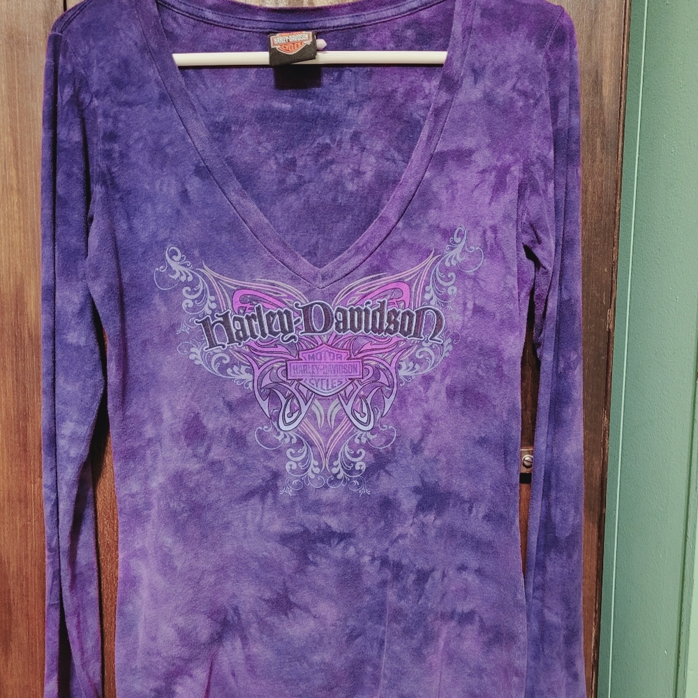 HD long sleeve v-neck tee